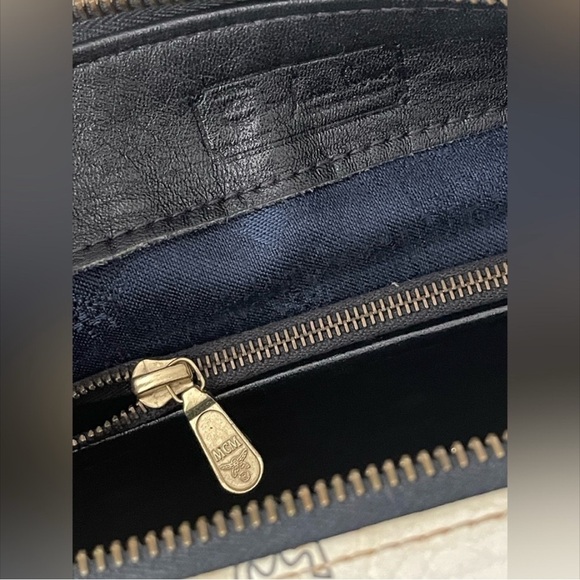 MCM WHITE BOSTON BAG W/MCM STRAP⭐️BEAUTIFUL-CONDITION⭐️💯AuThEnTiC⭐️COA - Picture 16 of 17